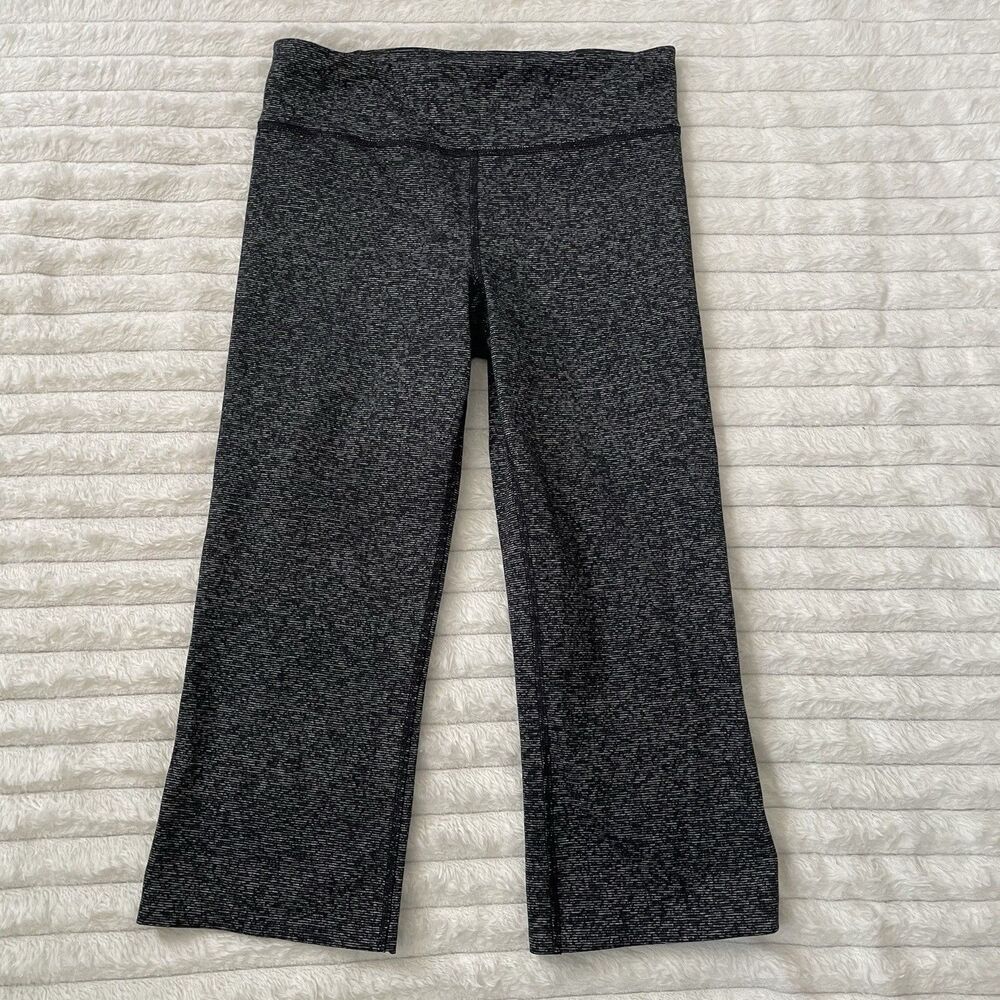 Under Armour Legging Women XS All Season Gear Crop Capri Black Gray Fitted Sport